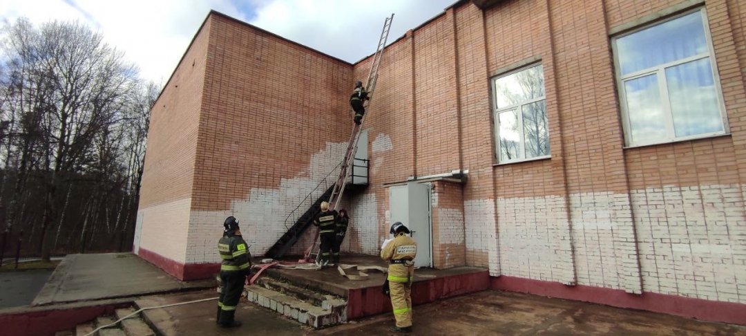 Условный пожар ликвидирован в ходе учений в Богородском округе